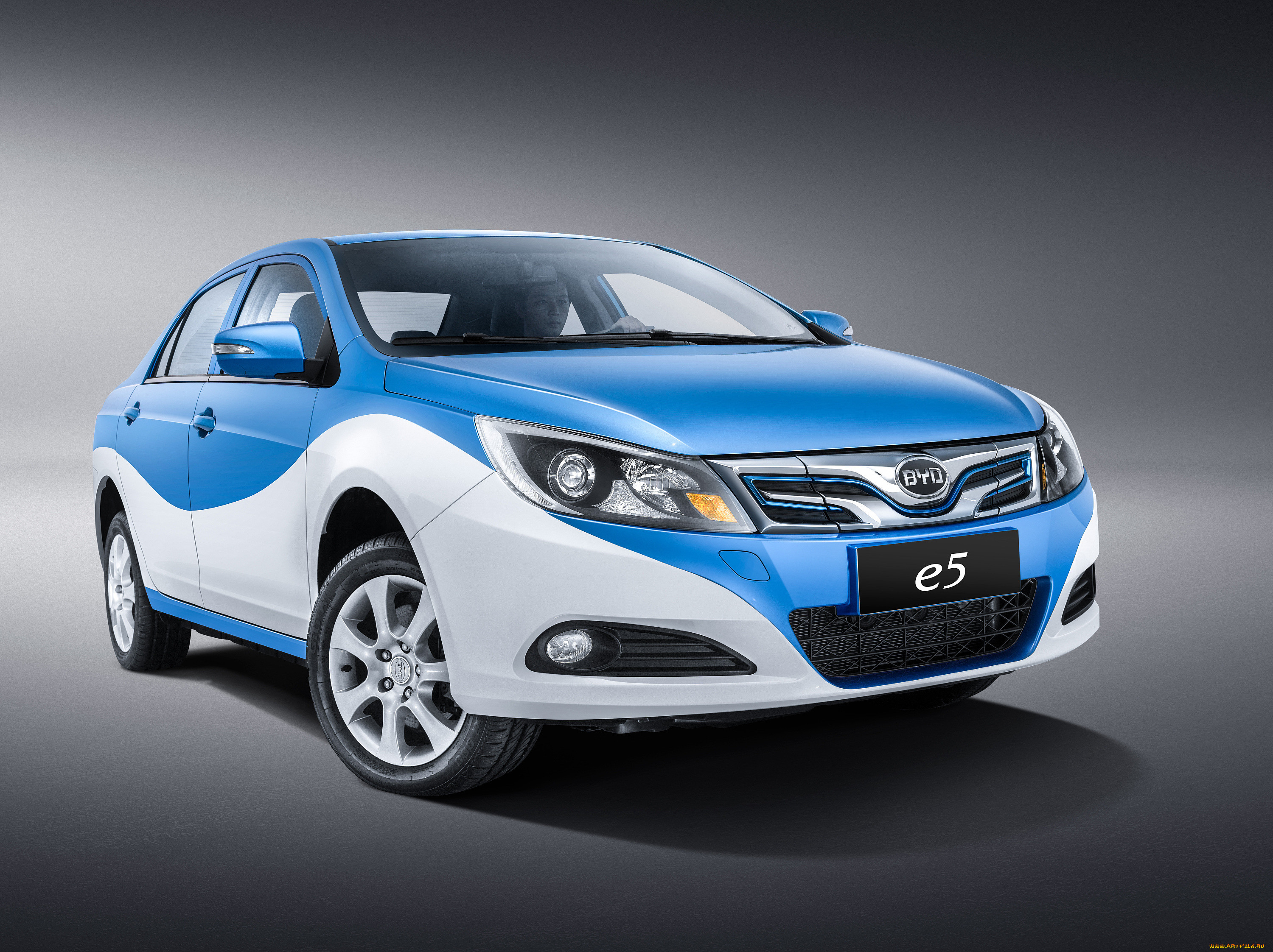 Byd de. BYD e5. BYD e5 2020. BYD e5 2017. Электрокар BYD e5.